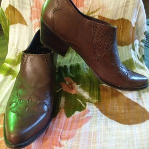 Reba size 10 ankle boots